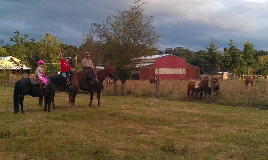 3-11-07-17-Josie-Dad-Casey-on-horses_3